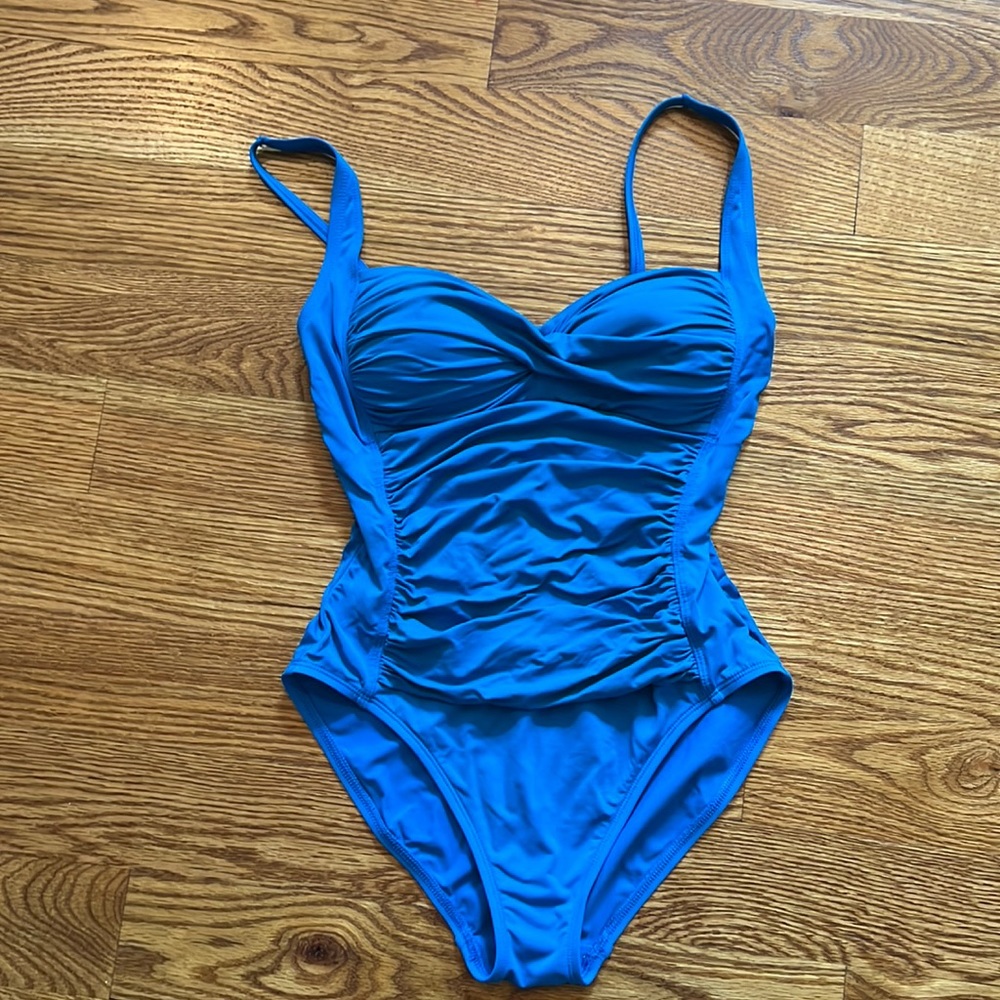 La Blanca One Piece Beautiful Bathing Suit With Adjus… Gem